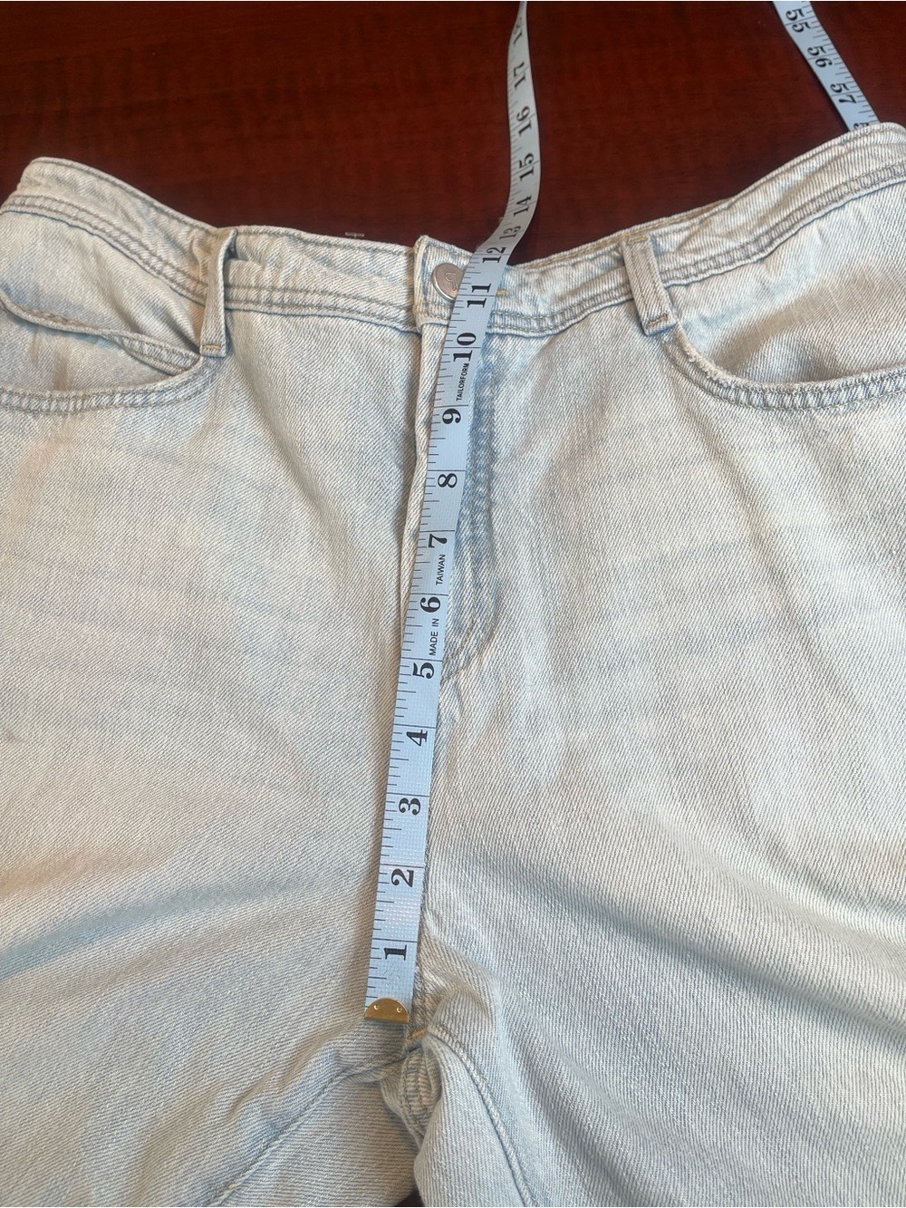Pilcro Modern High-Waisted Baggy Barrel Jeans in Light Wash Denim Size 32 - Picture 9 of 12